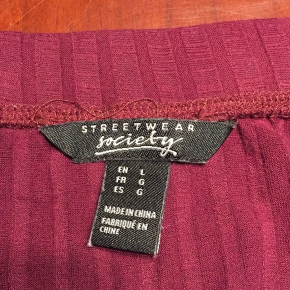 Women’s Ribbed Top - Picture 7 of 8